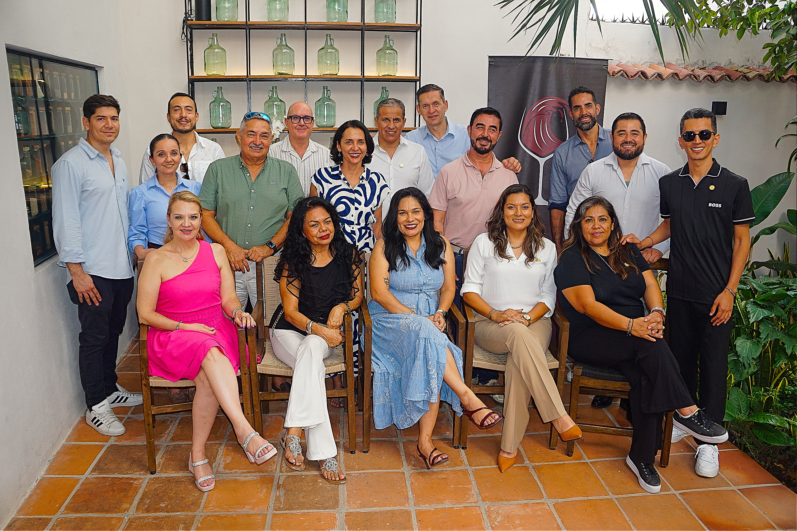 Asistentes generando conexiones durante el evento Sabores AMPI Riviera Nayarit