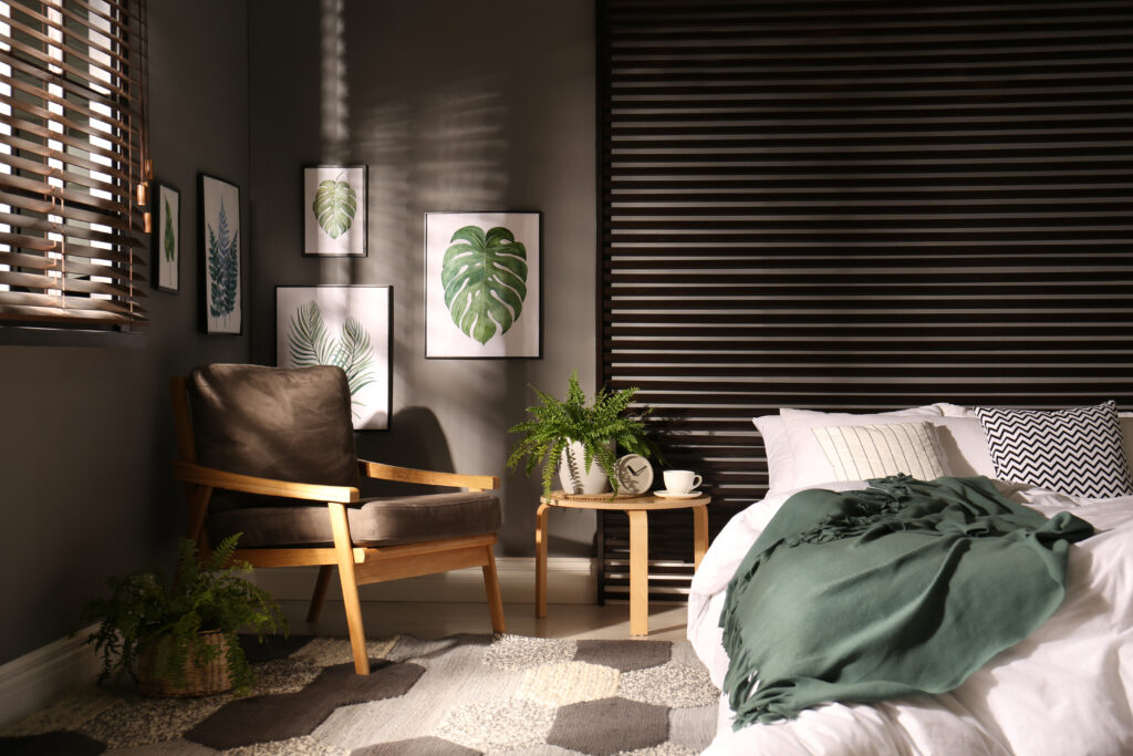 Habitación moderna y bien iluminada que simboliza una inversión inmobiliaria pensada para construir patrimonio a largo plazo.